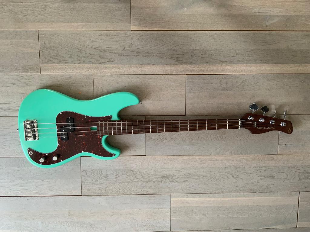 Basse Marcus Miller P5, Ophalen of Verzenden, Zo goed als nieuw, Elektrisch