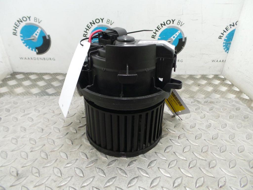 RENAULT SCENIC BOSE KACHELMOTOR 2018, Ophalen of Verzenden, Gebruikt, Stiba lid
