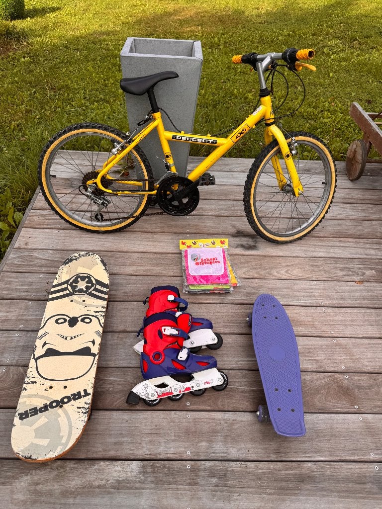 Lot enfant – Vélo Peugeot vintage + skateboards + rollers, Enlèvement, Utilisé