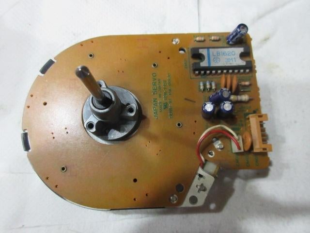 Capstan motor  C0130 10C-DC052A avec IC LB1620, Enlèvement ou Envoi, Utilisé, Lecteur ou enregistreur VHS