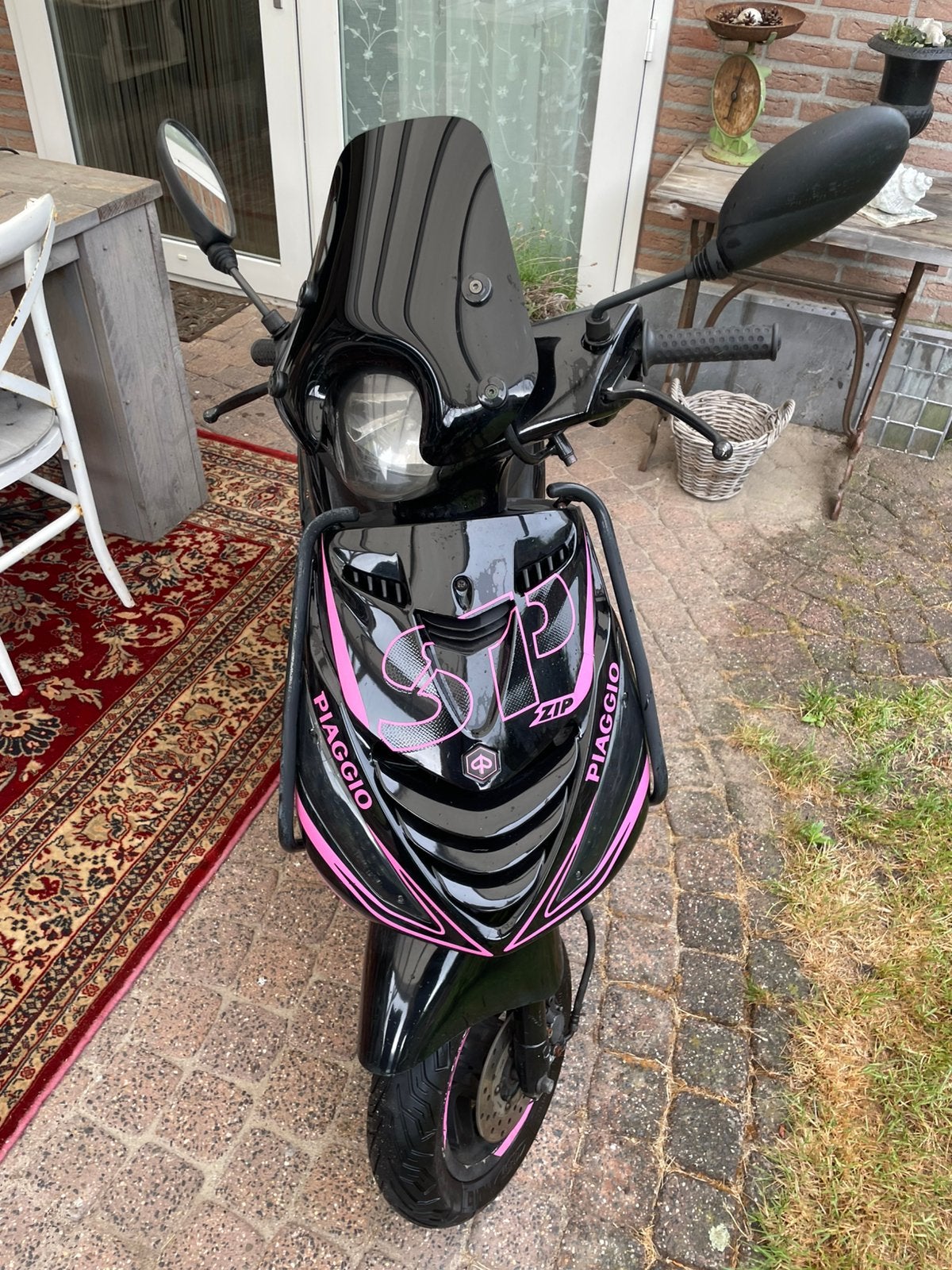 Nette piagio zip 4 takt led verlichting ,nederlands kenteken, Fietsen en Brommers, Ophalen, Zip, Zo goed als nieuw, Benzine