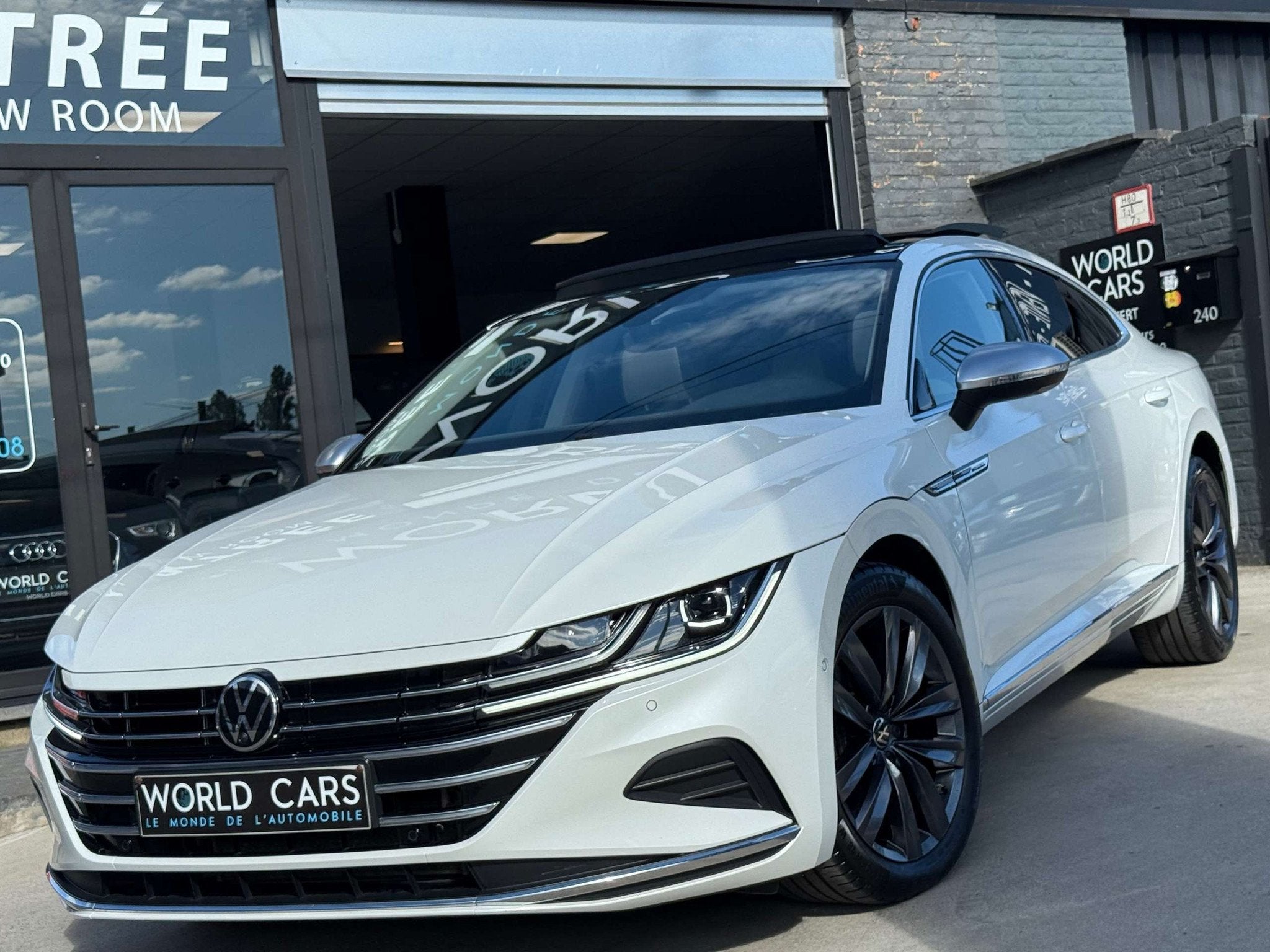 Volkswagen Arteon eHybrid 1.4 DSG TVAC TOIT PANO - COCKPIT -, Auto's, Arteon, Gebruikt, Euro 6, 4 cilinders