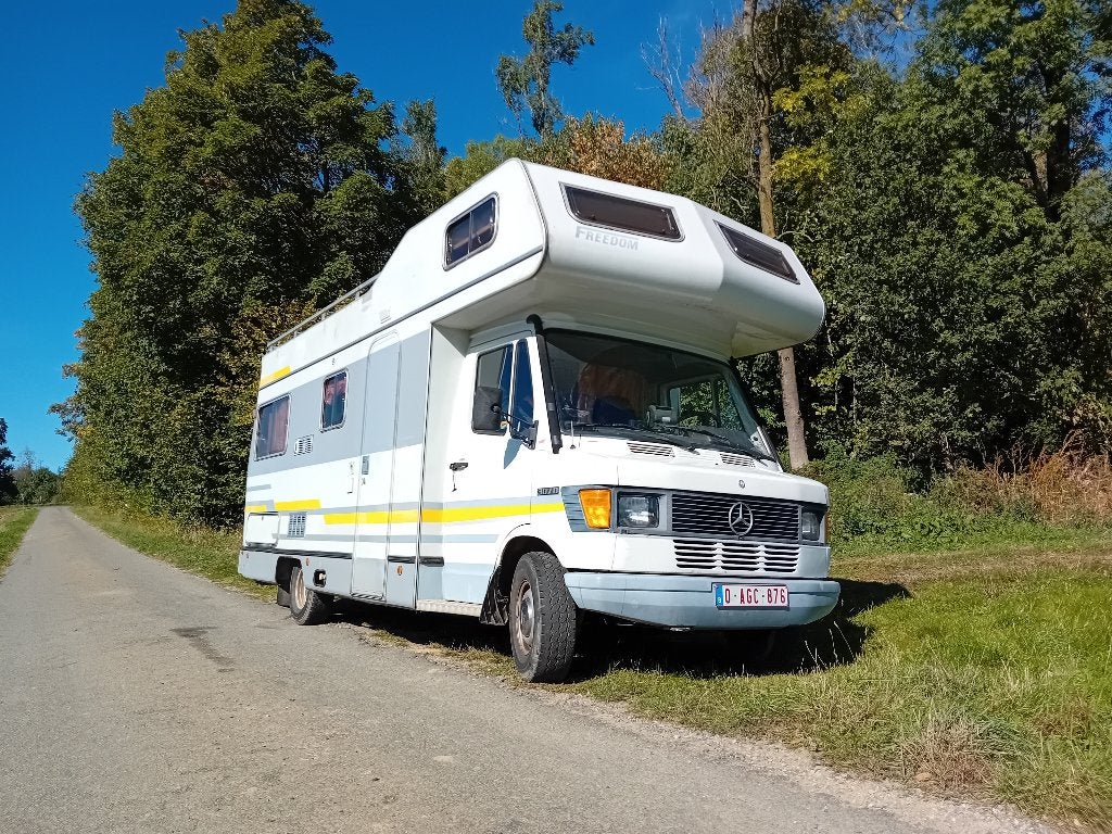 Mobilhome / camping-car, Boîte manuelle, Jusqu'à 6, Intégral, Mercedes-Benz