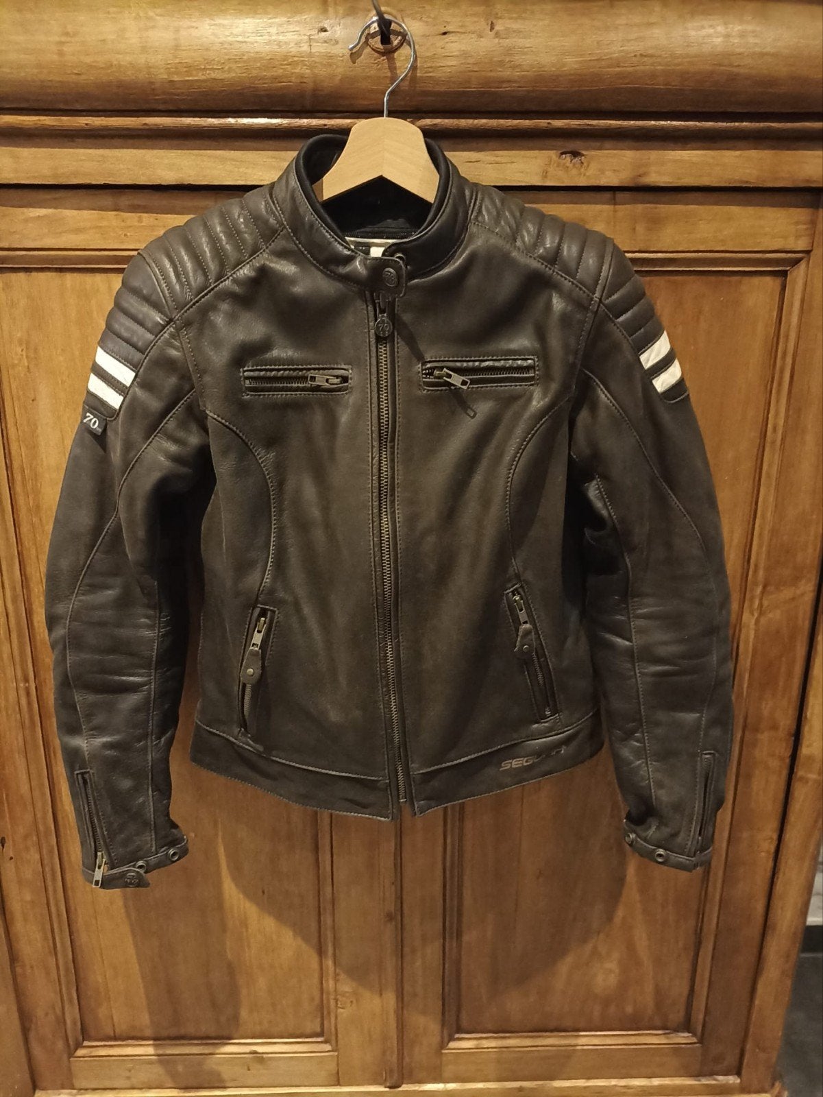 Veste moto femme, Motos, Vêtements | Vêtements de moto, Pantalon | cuir, Enlèvement ou Envoi