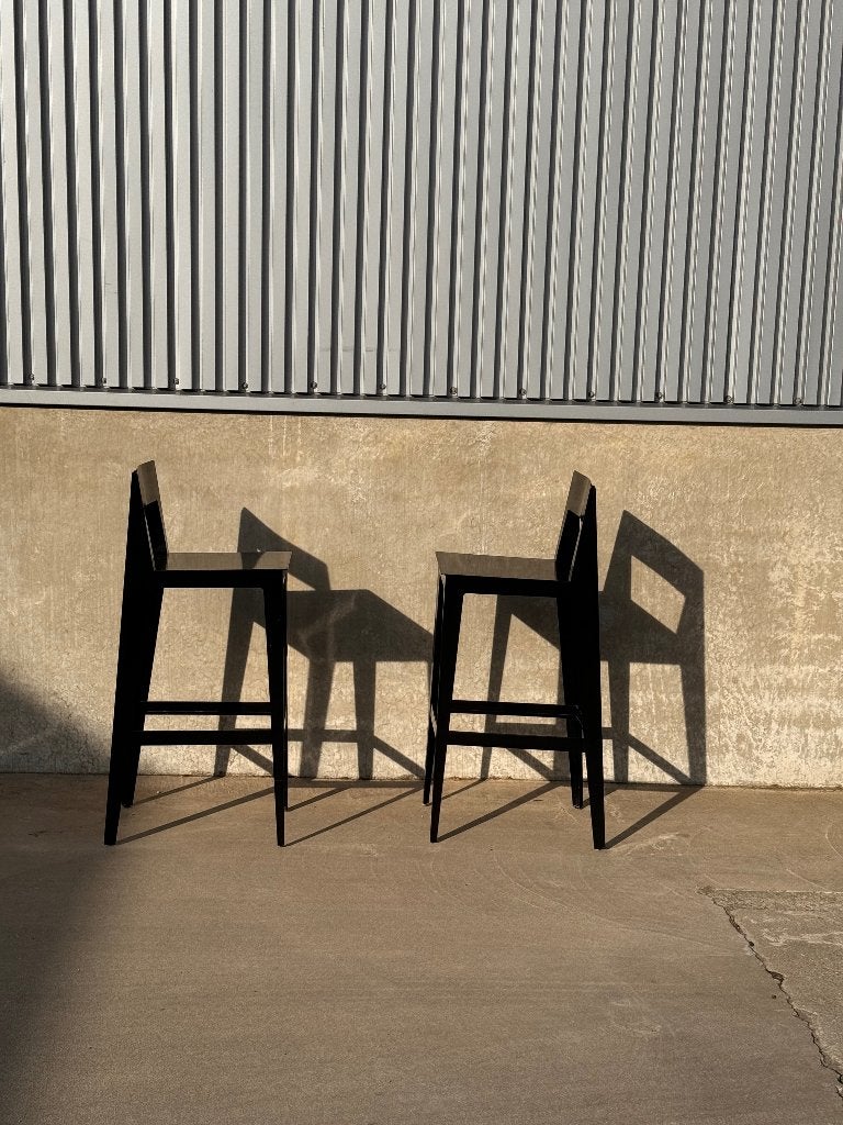 LIGNE ROSET set van 2 design barkrukken zwart staal, Met voetsteun, Ophalen of Verzenden, Zo goed als nieuw, 90 cm of meer
