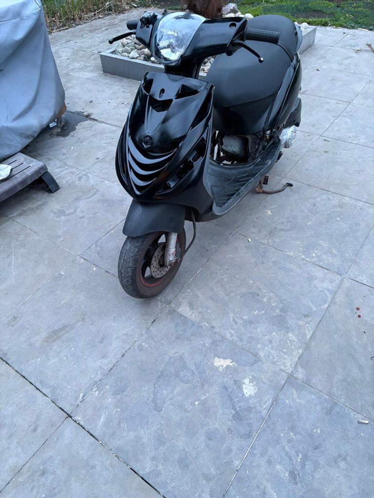 Piaggio zip, Fietsen en Brommers, Scooters | Piaggio, Ophalen, Zo goed als nieuw, Zip