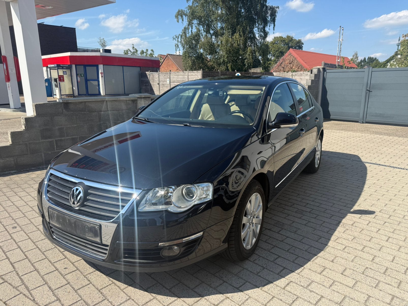 VW Passat bj2006 2.0 TDI. Automat, Auto's, Volkswagen, Beige, 4 cilinders, Parkeersensor, Leder