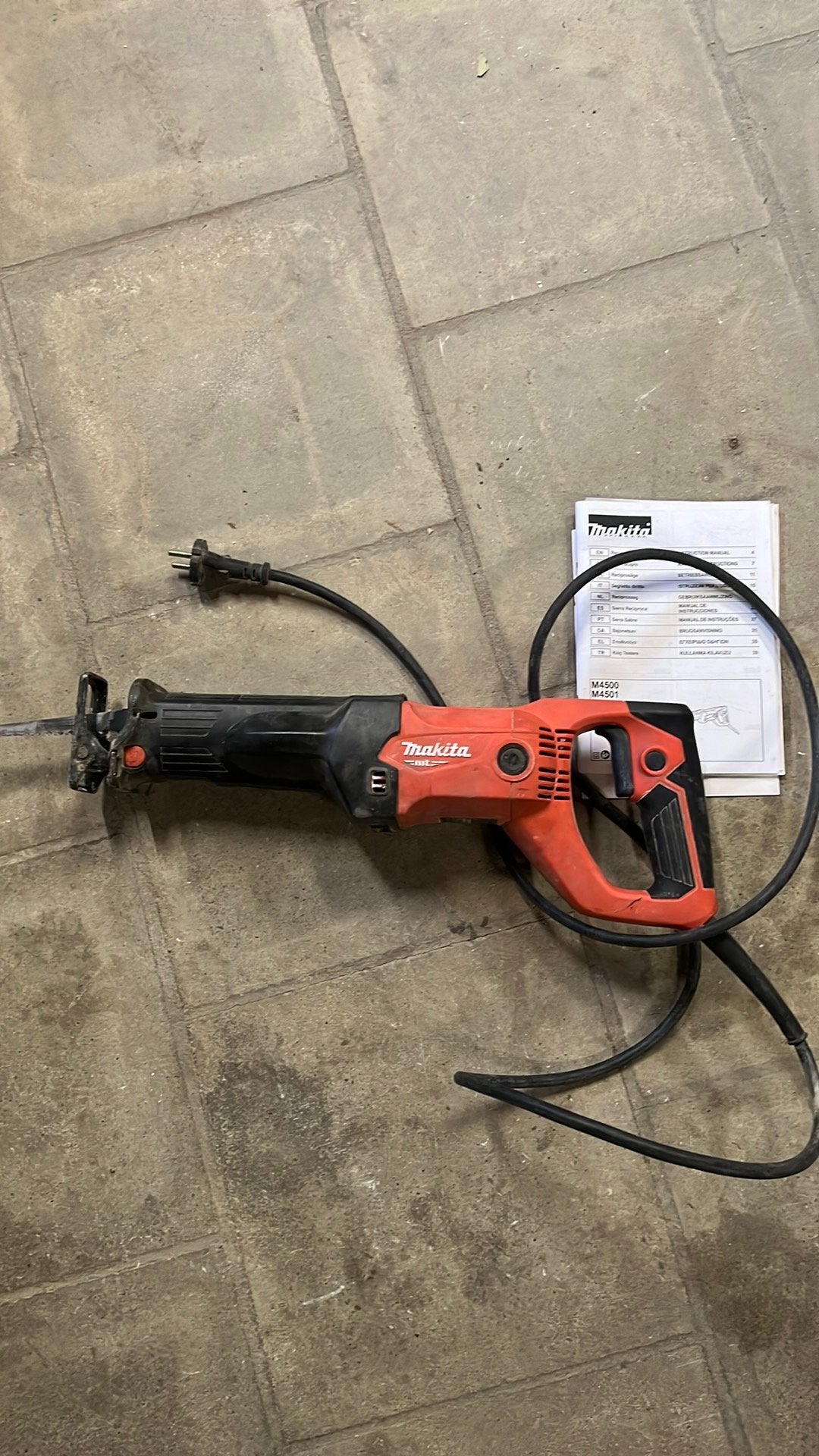 Scie alternative Makita MT (M4501), Bricolage & Construction, Enlèvement, Utilisé, 600 à 1200 watts, Scie sabre