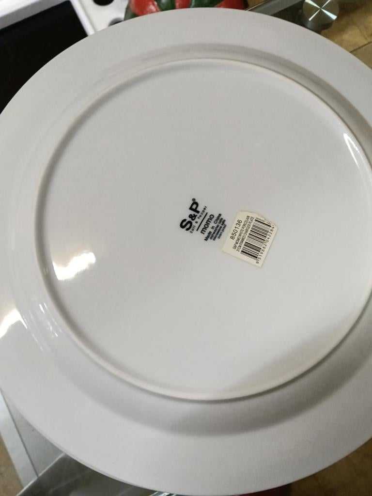 Grandes assiettes blanches, Enlèvement, Assiettes(s)