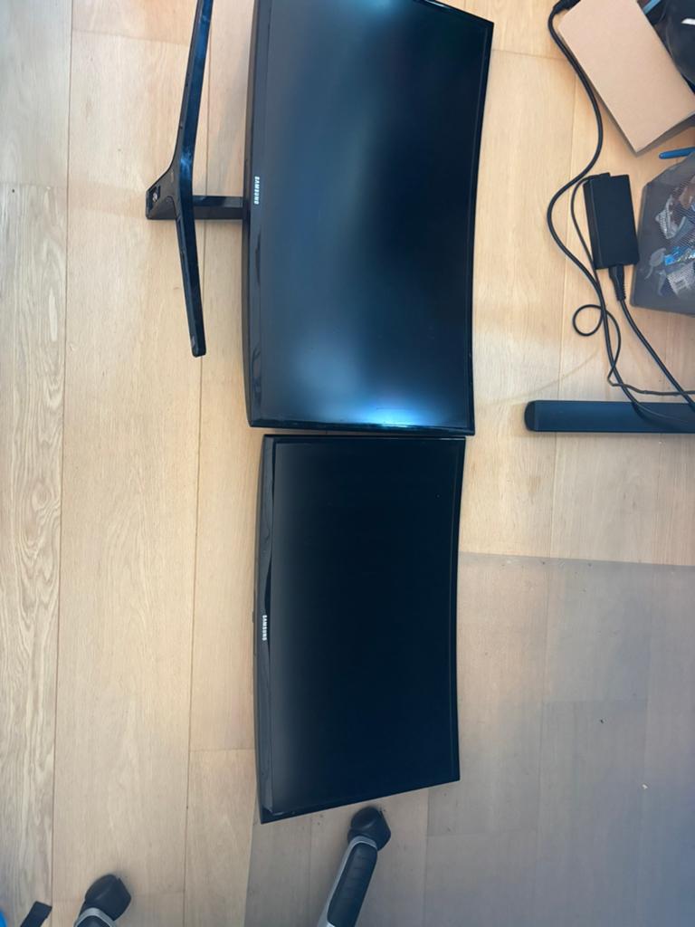 Te koop: 3 Samsung curved monitors — 2x 24 inch + 1x 27 inch, HD, 3 tot 5 ms, HDMI, Zo goed als nieuw