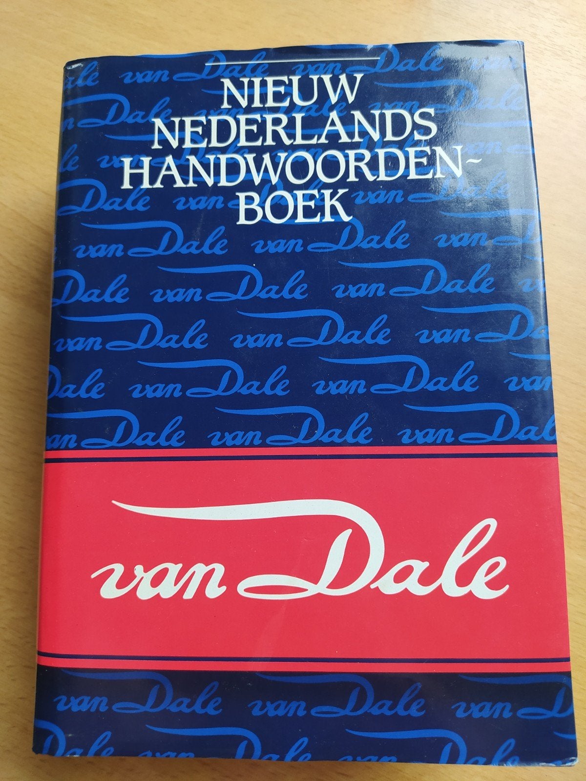 Nieuw Nederlands handwoordenboek Van Dale

In goede staat

V, Livres, Dictionnaires, Enlèvement ou Envoi, Van Dale, Néerlandais