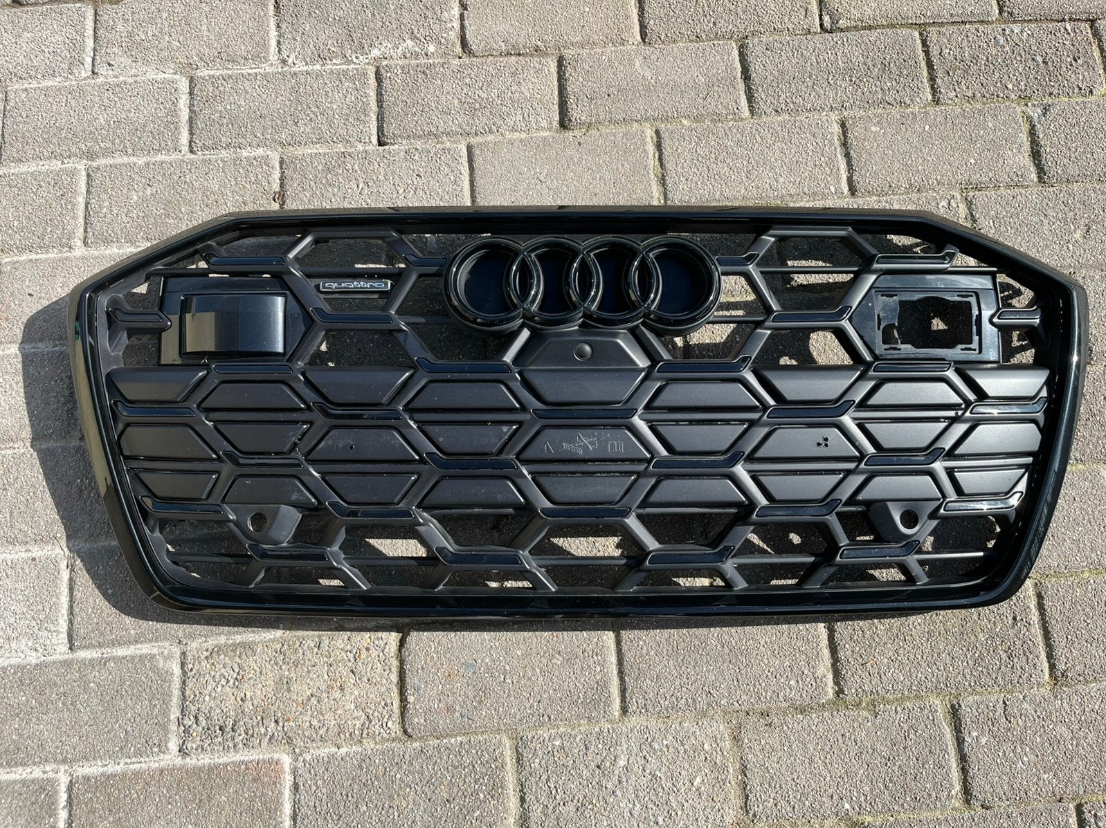 Calandre avant de l'Audi A6 S-line (d'origine), Pare-chocs, Audi, Enlèvement, Utilisé