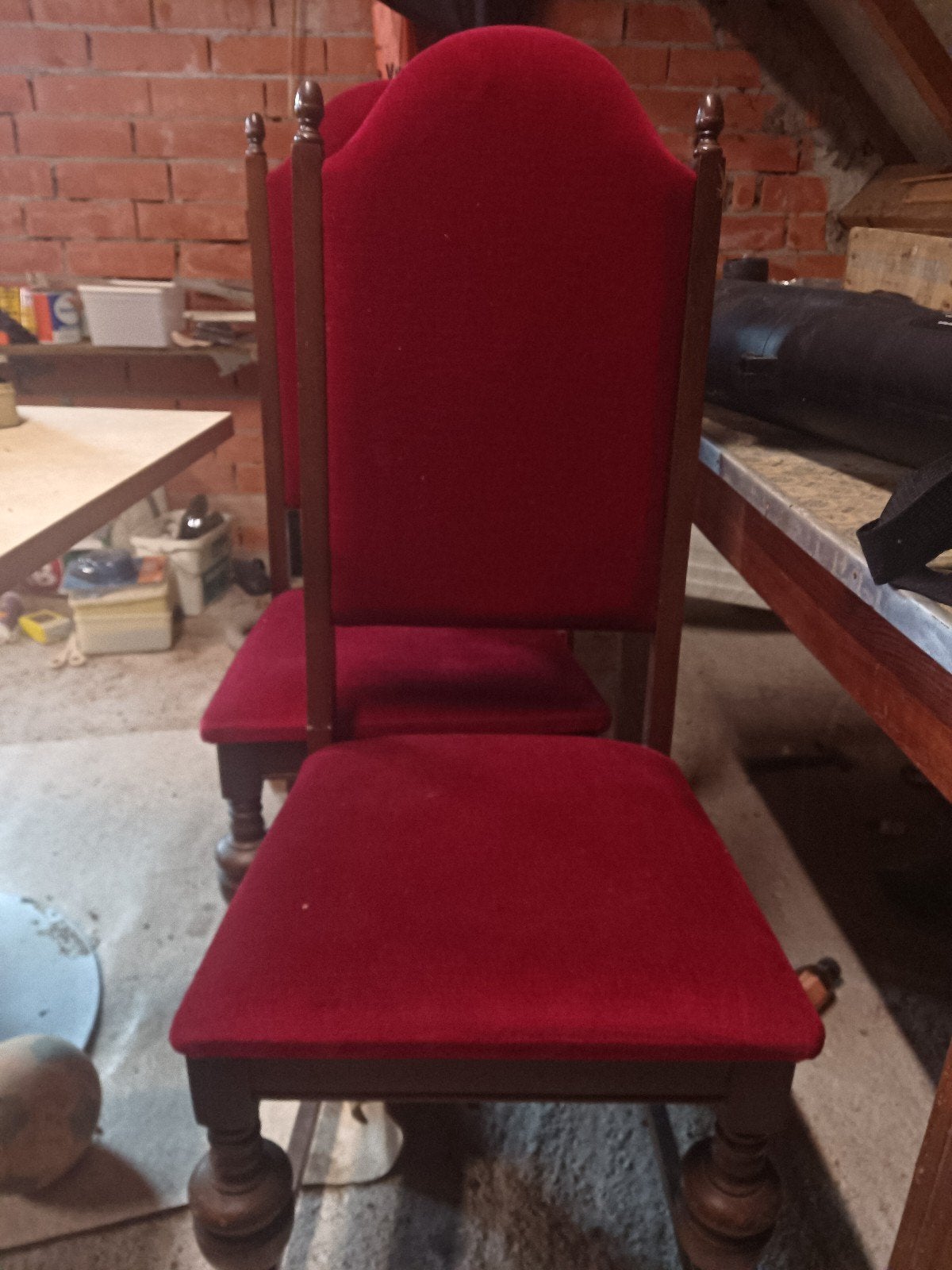rode stoffen/hout stoelen, Ophalen