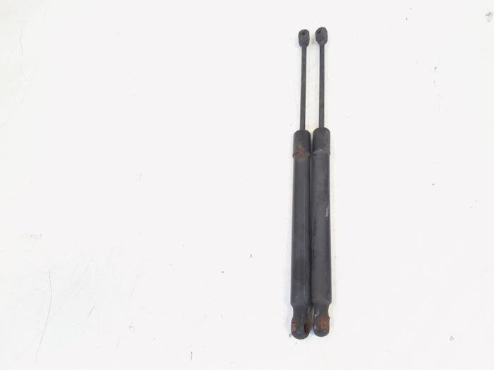 Kit amortisseur couvercle coffre d'un Volkswagen Golf, Volkswagen, -, 3 mois de garantie, Utilisé