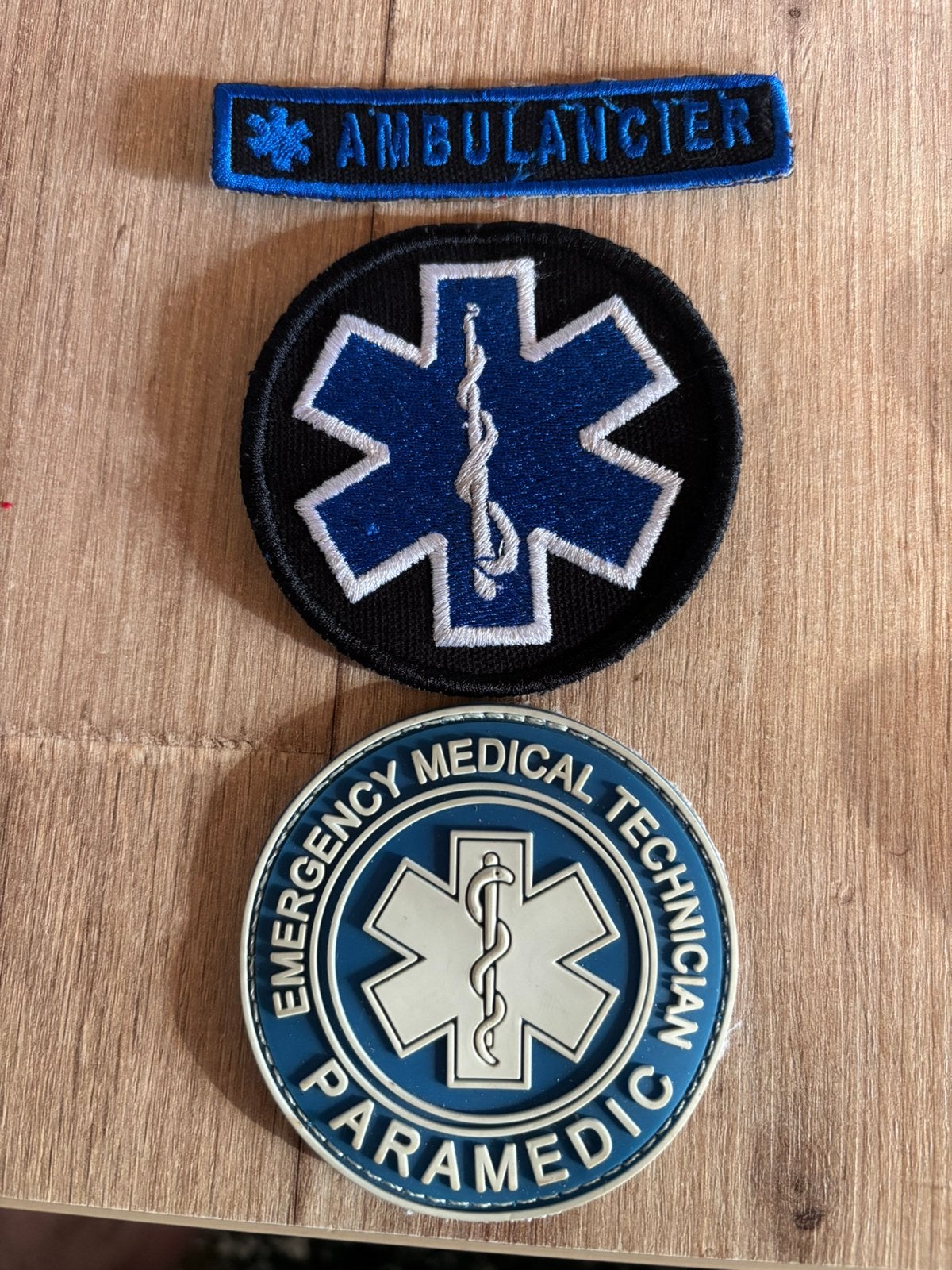 Badges écussons Ambulanciers, Enlèvement ou Envoi, Comme neuf