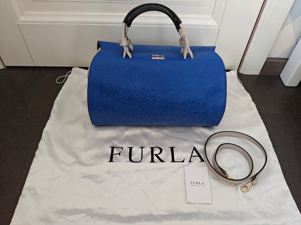 Beau sac à main Furla, sac à bandoulière tricolore, Bijoux, Sacs & Beauté, Enlèvement ou Envoi, Comme neuf, Bleu, Sac à main