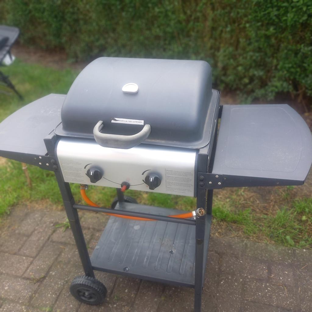 BBQ op gas,mooie capaciteit wat te groot voor mij en dochter, Ophalen, Gebruikt