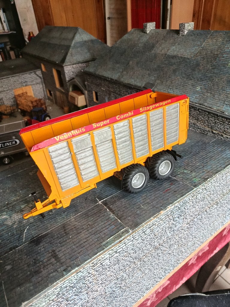 Benne à ensilage "Veenhuis" Siku, Hobby & Loisirs créatifs, Voitures miniatures | 1:32, Enlèvement ou Envoi, Utilisé, Tracteur et Agriculture