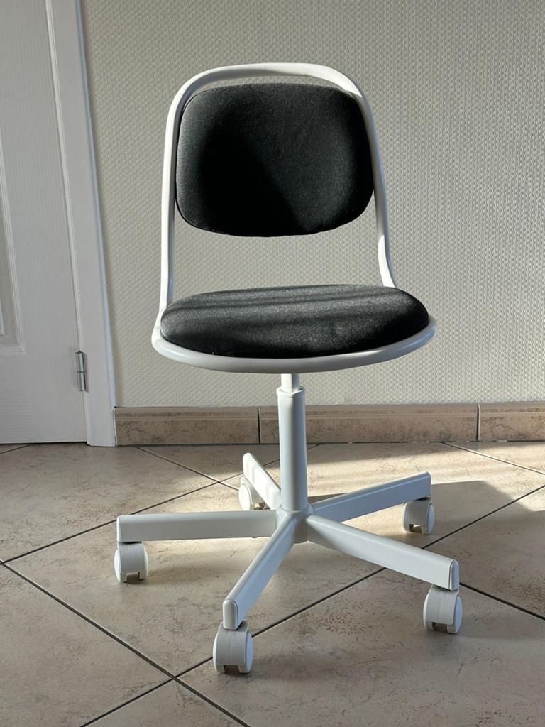 Bureau stoel voor kinderen van ikea, Ophalen, Zo goed als nieuw, Grijs