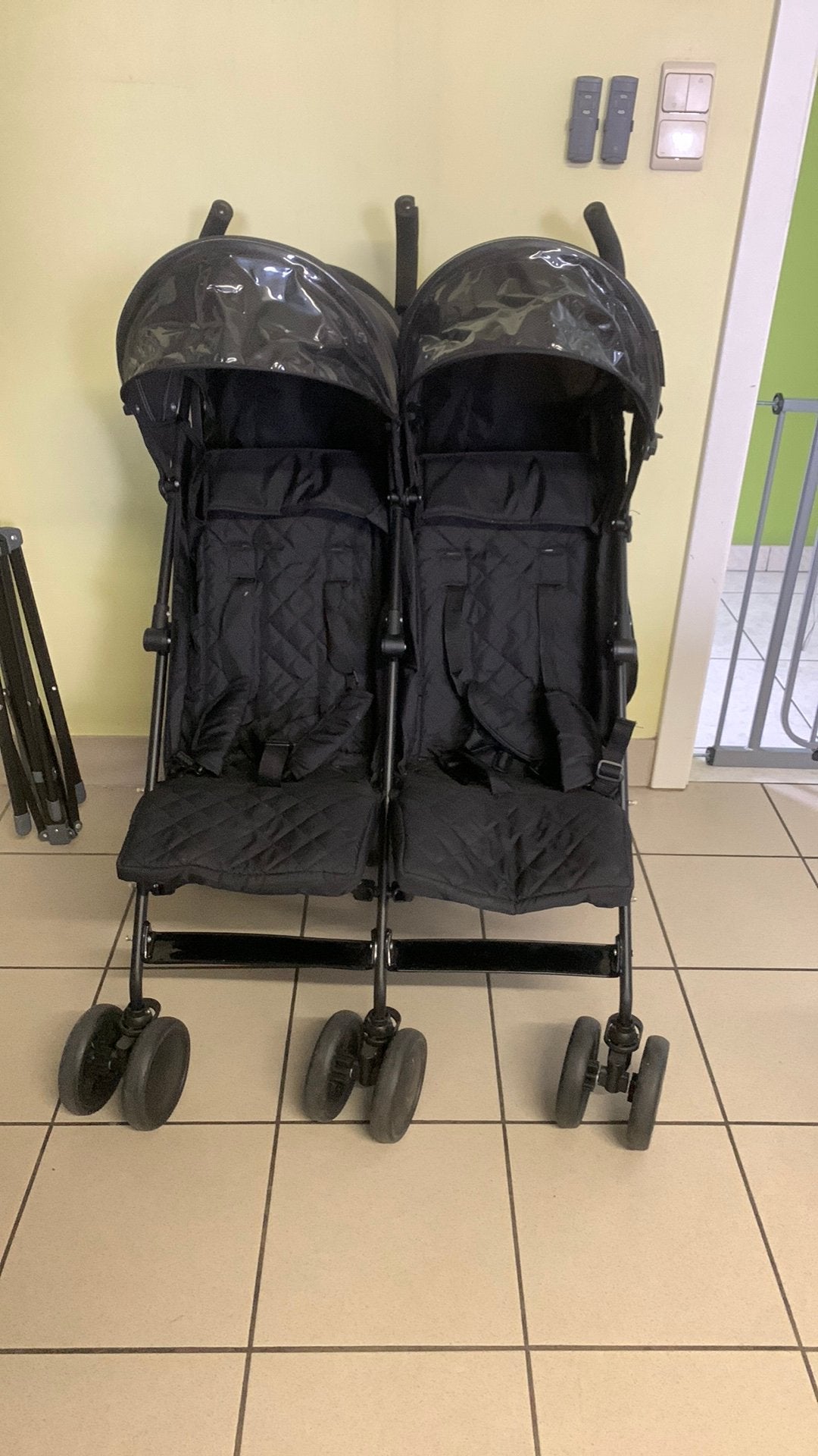 Tweeling buggy ( van de oma ), Kinderen en Baby's, Ophalen, Zo goed als nieuw