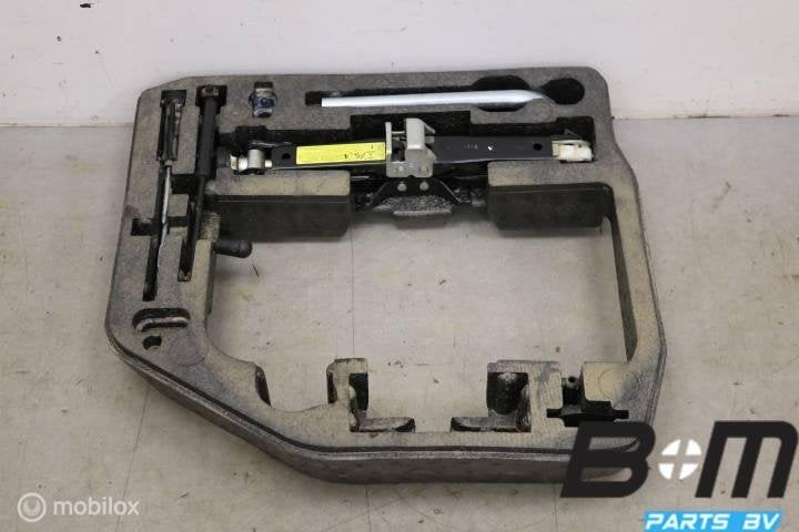 Gereedschaphouder met krik Audi A5 8T 8T0012109A, Gebruikt