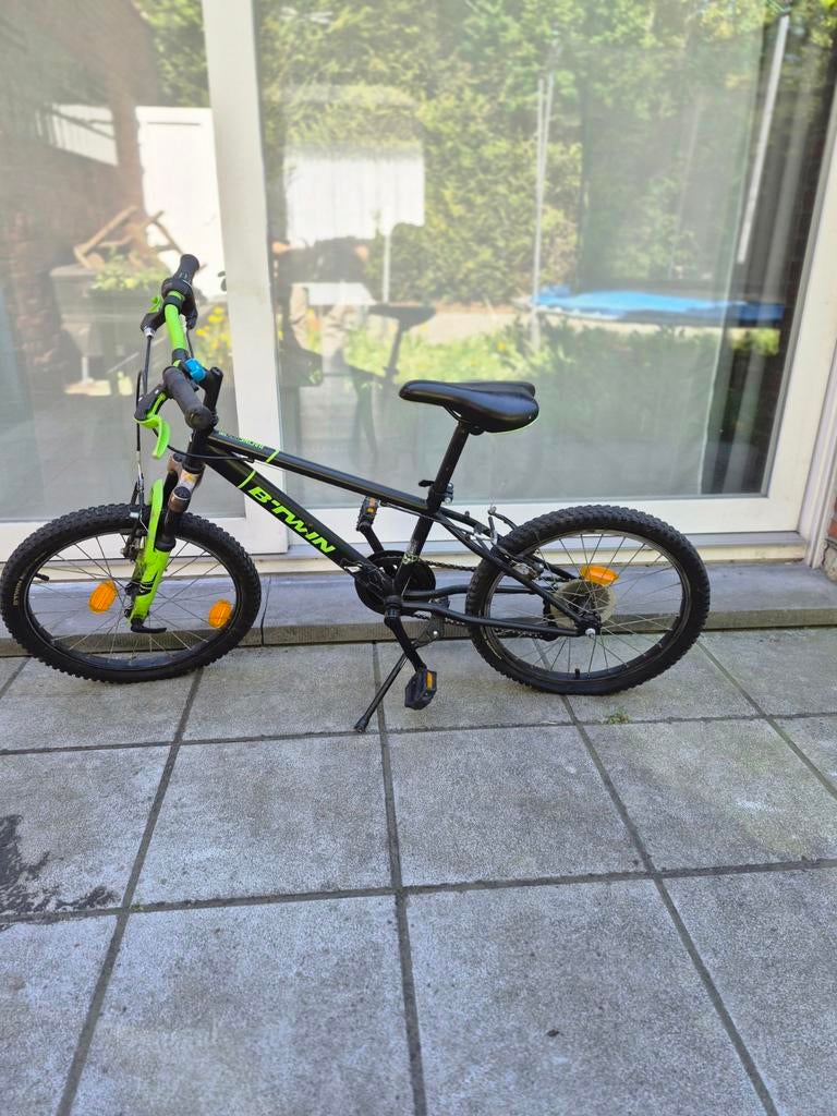 Te koop 2 fietsen om op te frissen maar functioneel + helmen, Ophalen