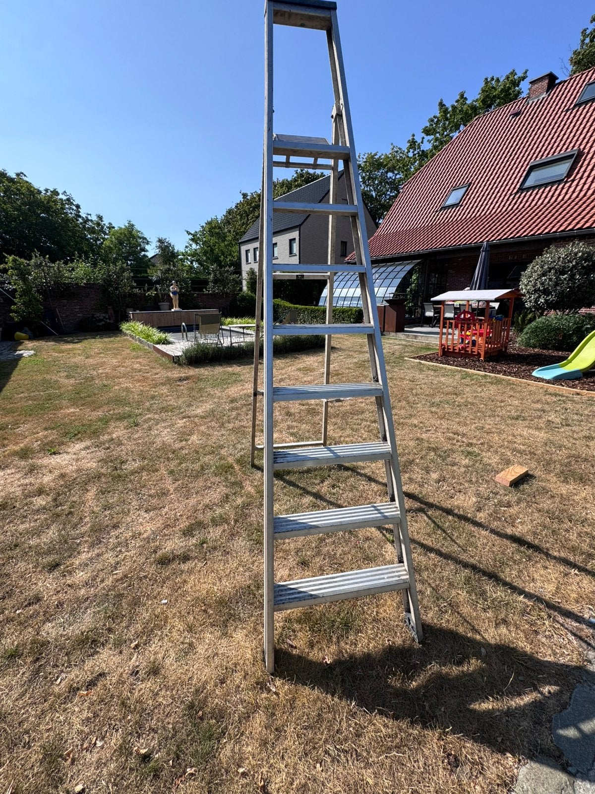 Das ladder 8 treden, Doe-het-zelf en Bouw, Ladders en Trappen, Ophalen, Zo goed als nieuw, Ladder