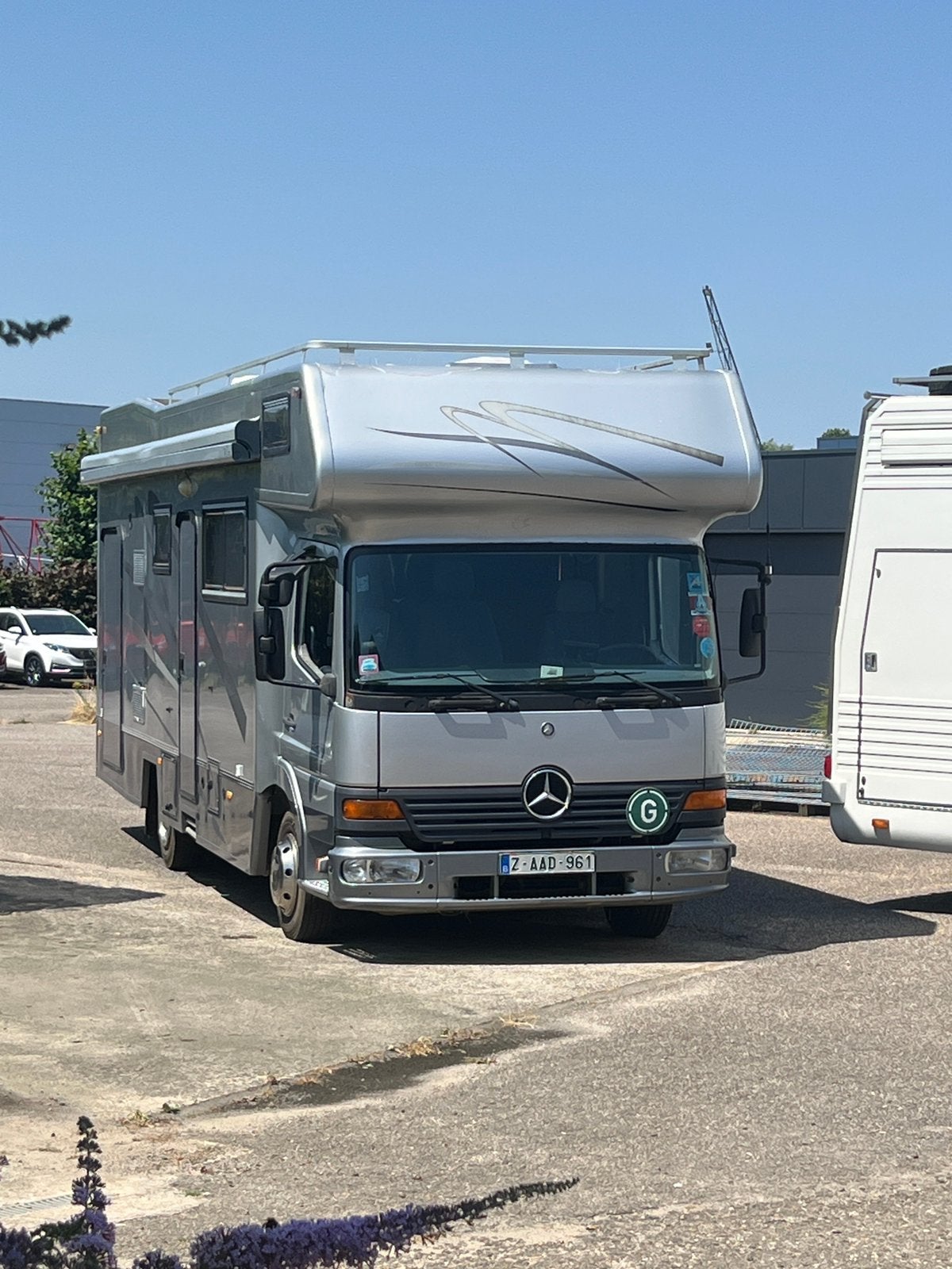 Mercedes Atego 823 met grote garage, Siège standard, Toilette à cassette, Jusqu'à 6, Rétroviseurs extérieurs chauffants