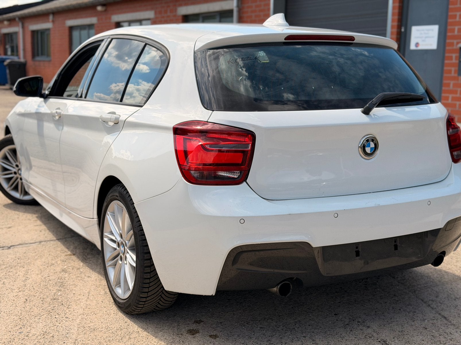 BMW SÉRIE 1 ✅ 116iA M PACK - 135i Diffuseur CARPLAY XÉNON, Autos, BMW, 100 kW, Achat, Euro 6, Garantie prolongée