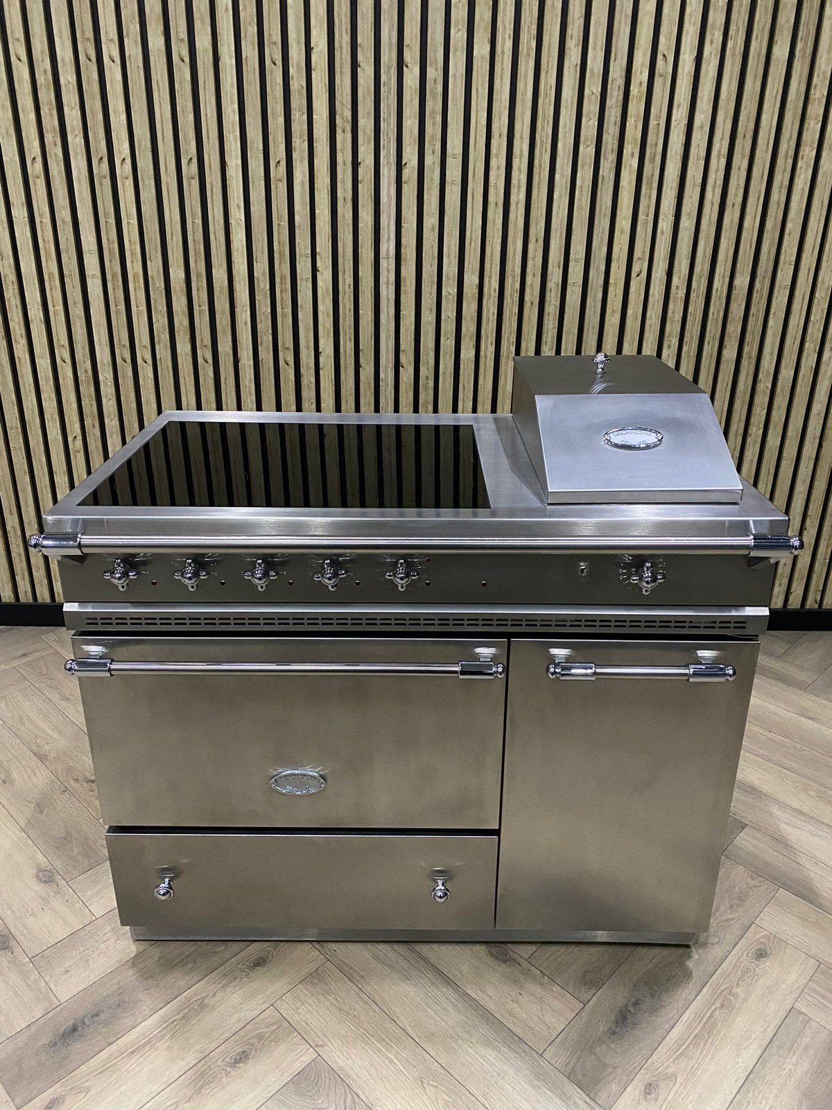 Belle céramique chromée brillante Lacanche Inox + friteuse