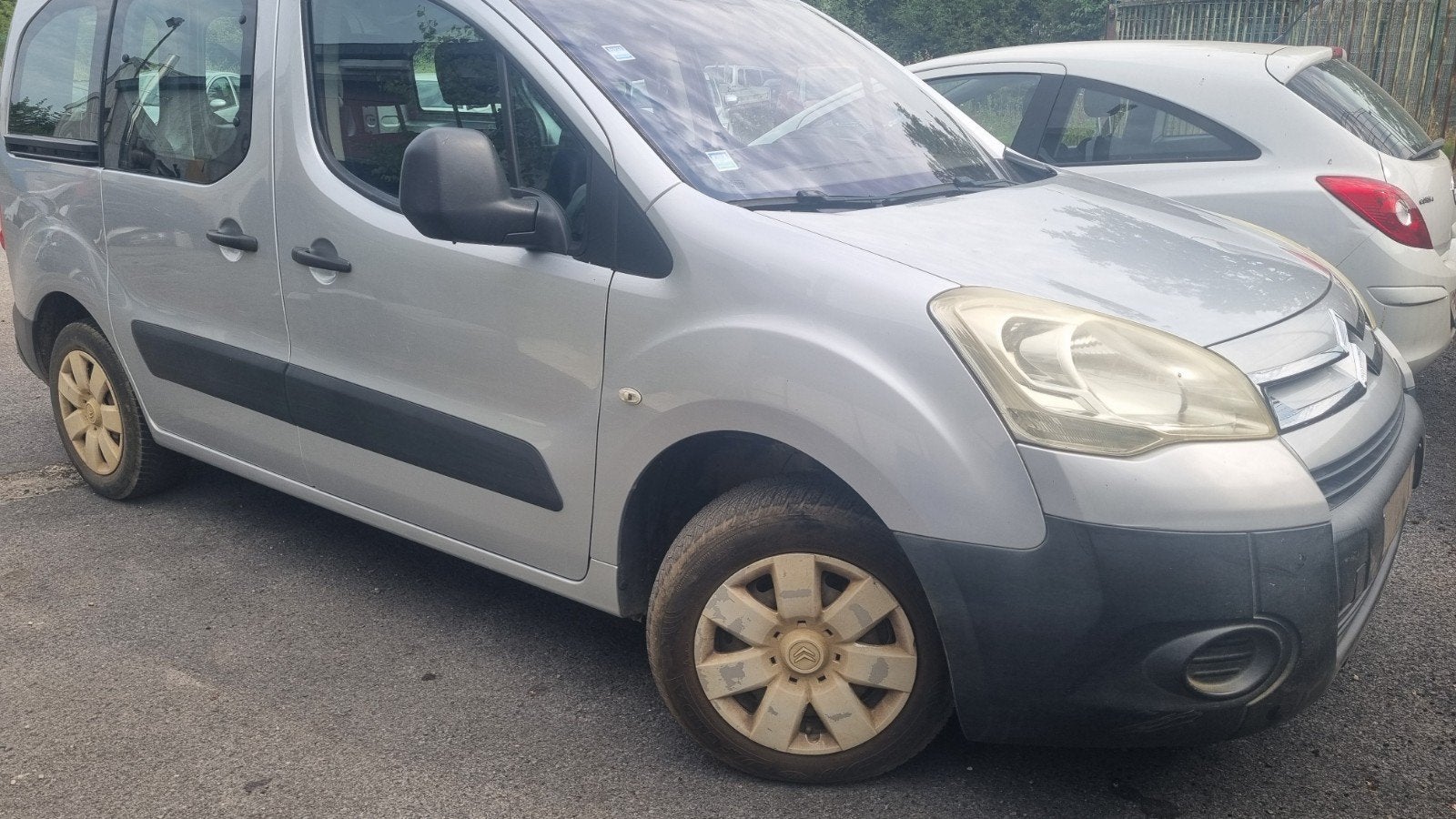 Berlingo utilitaire 1.6hdi 3places tres propre 3200e, Auto's, Berlingo, Particulier, 2 deurs, Te koop
