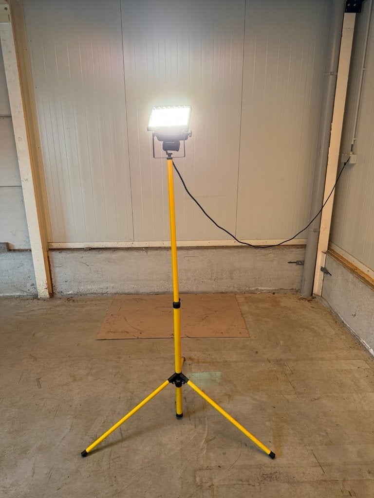 ELRO TL500 halogeen werklamp 500W met statief, Bricolage & Construction, Éclairage de chantier, Enlèvement, Utilisé, 200 à 500 watts