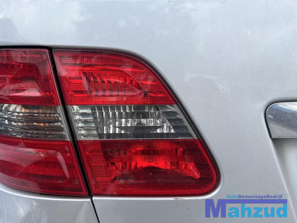 MERCEDES B KLASSE W245 links binnen achterlicht 2005-2011, Mercedes-Benz AG, Mercedes-Benz, Utilisé, Mercedesstrasse 120
70372  Stuttgart, DE