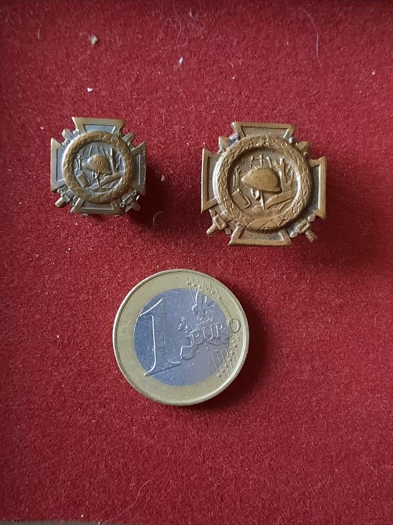 Fire Cross Boutonnieres, Ophalen of Verzenden