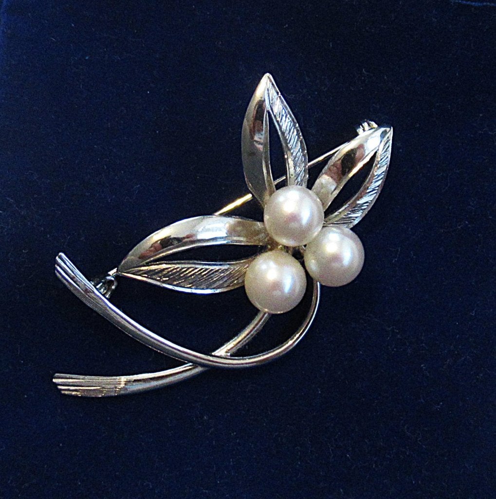 Vintage Japanse sterling zilveren Parels broche in etui, Ophalen of Verzenden, Zo goed als nieuw, Zilver, Met edelsteen
