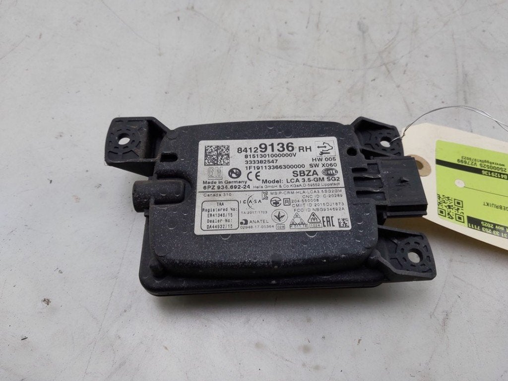 DIVERSEN Opel Insignia Sports Tourer (01-2017/-), Gebruikt, Opel, Rixbecker Straße 75
59552  Lippstadt, DE, Info@forvia.com