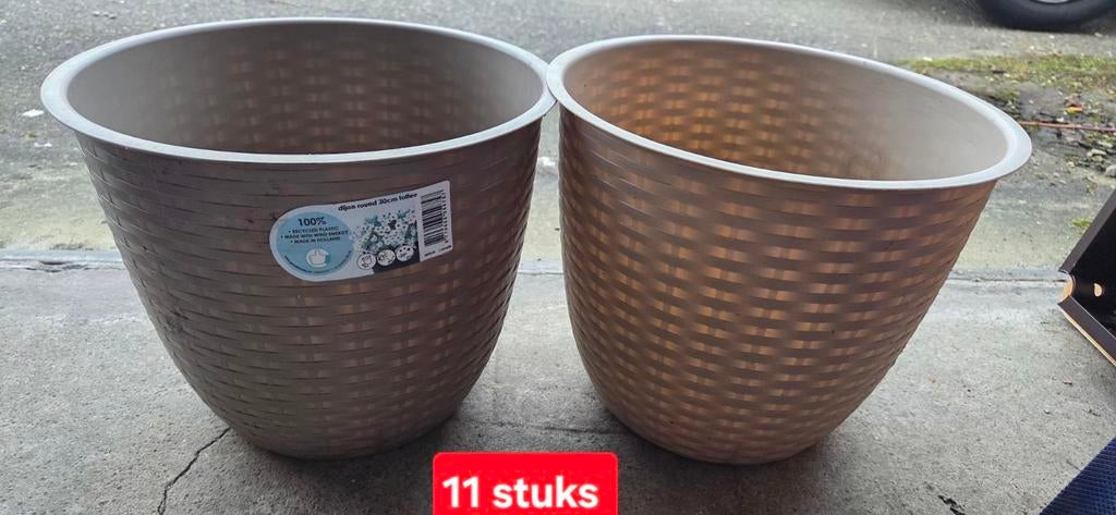 11 beige bloempotten diameter 30 cm, Ophalen