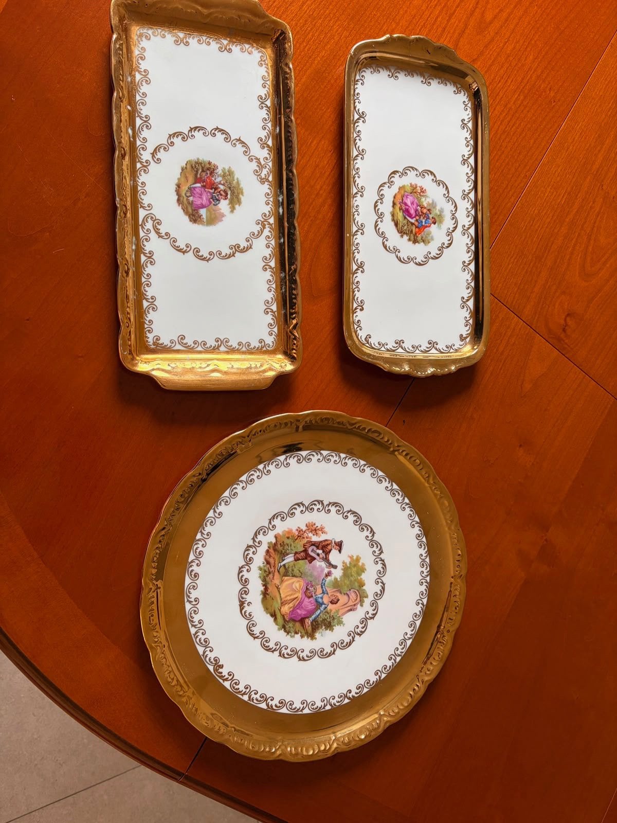 Vintage Bavaria porseleinen schalen 22K goud Fragonard stijl, Enlèvement