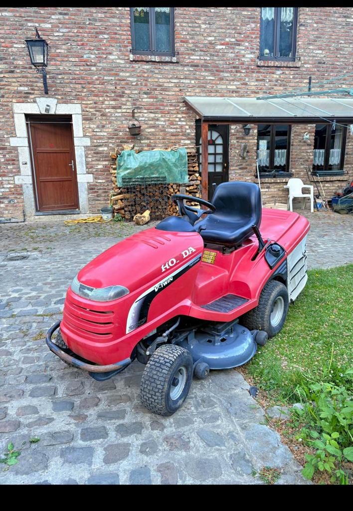 Zitmaaier honda gezocht!, Tuin en Terras, Zitmaaiers, Ophalen of Verzenden, Zo goed als nieuw