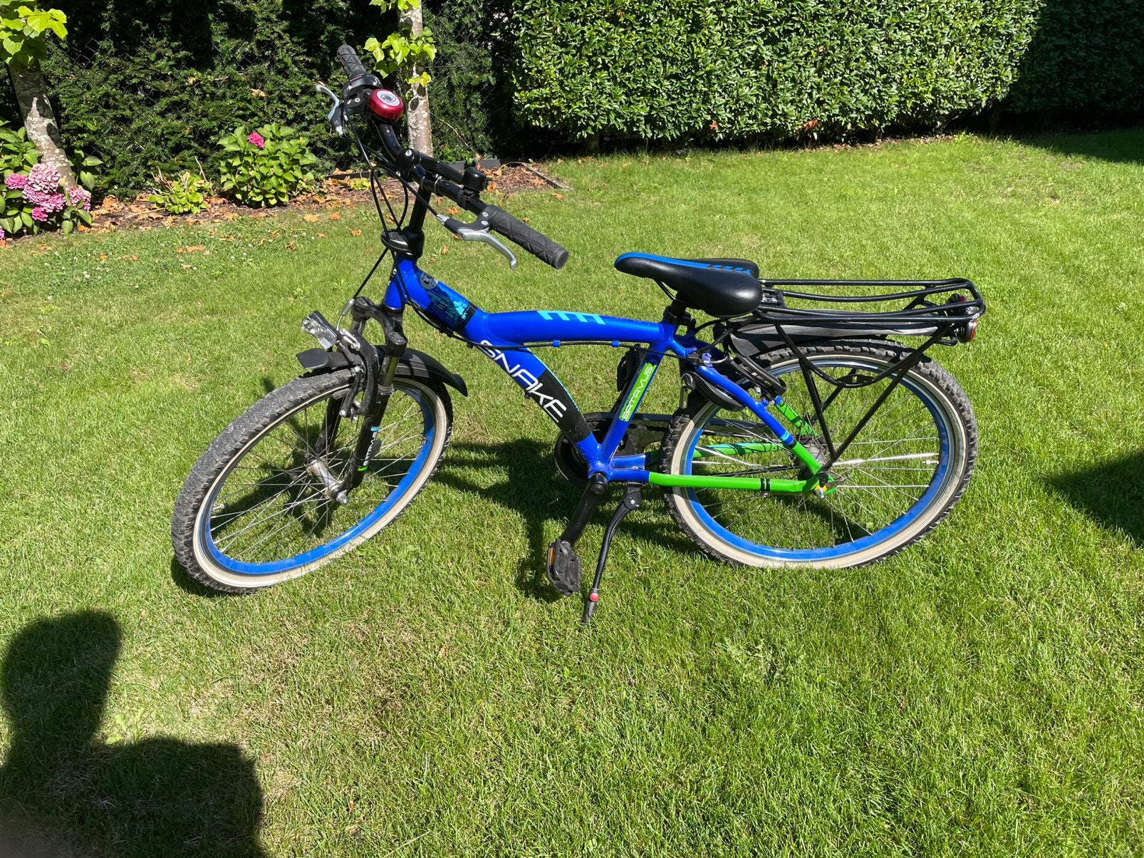 Flitsende jongensfiets 24 inch merk Snake, Fietsen en Brommers, Ophalen, Velgrem, Versnellingen, Gebruikt