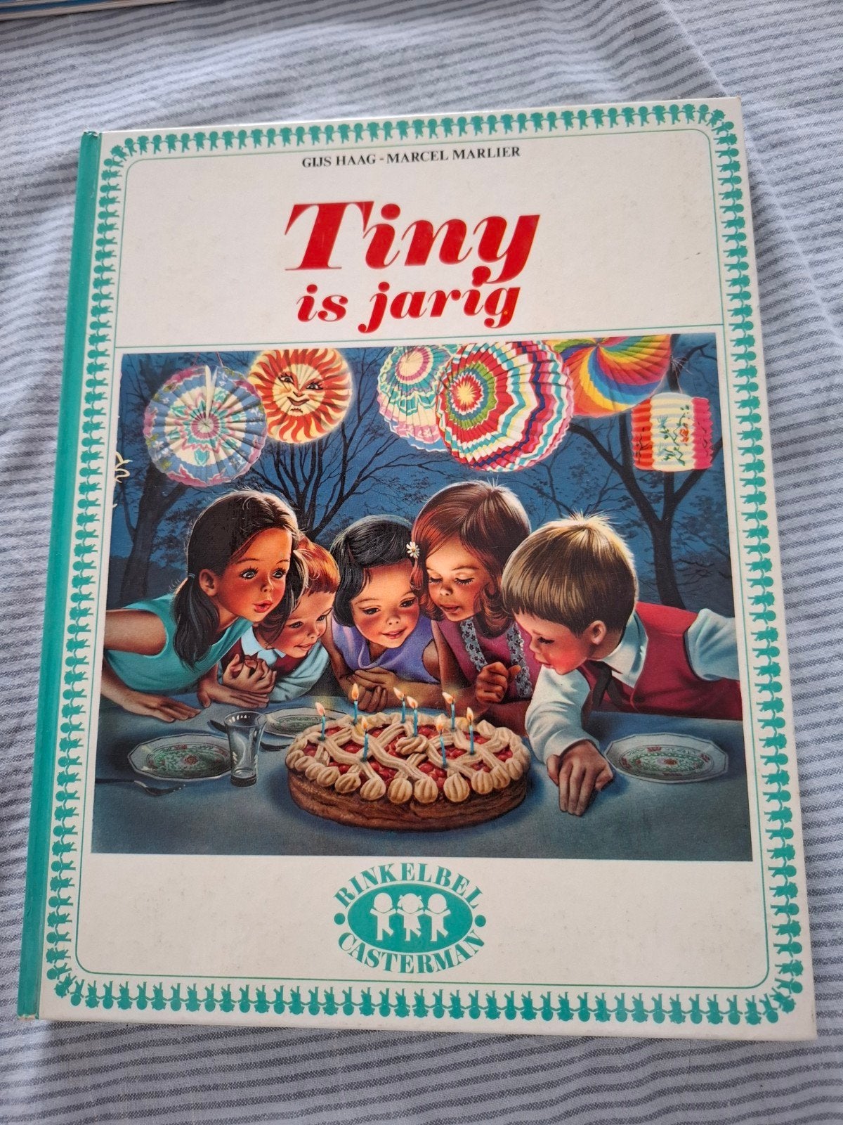 C'est l'anniversaire de Tiny, Livres, Enlèvement