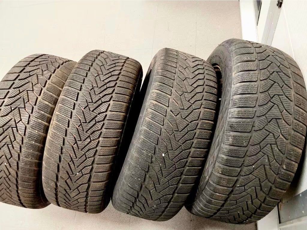 4 pneus hiver 235/55-17, originales Ford Kuga, Pneus et Jantes, Pneus hiver, 17 pouces, Enlèvement