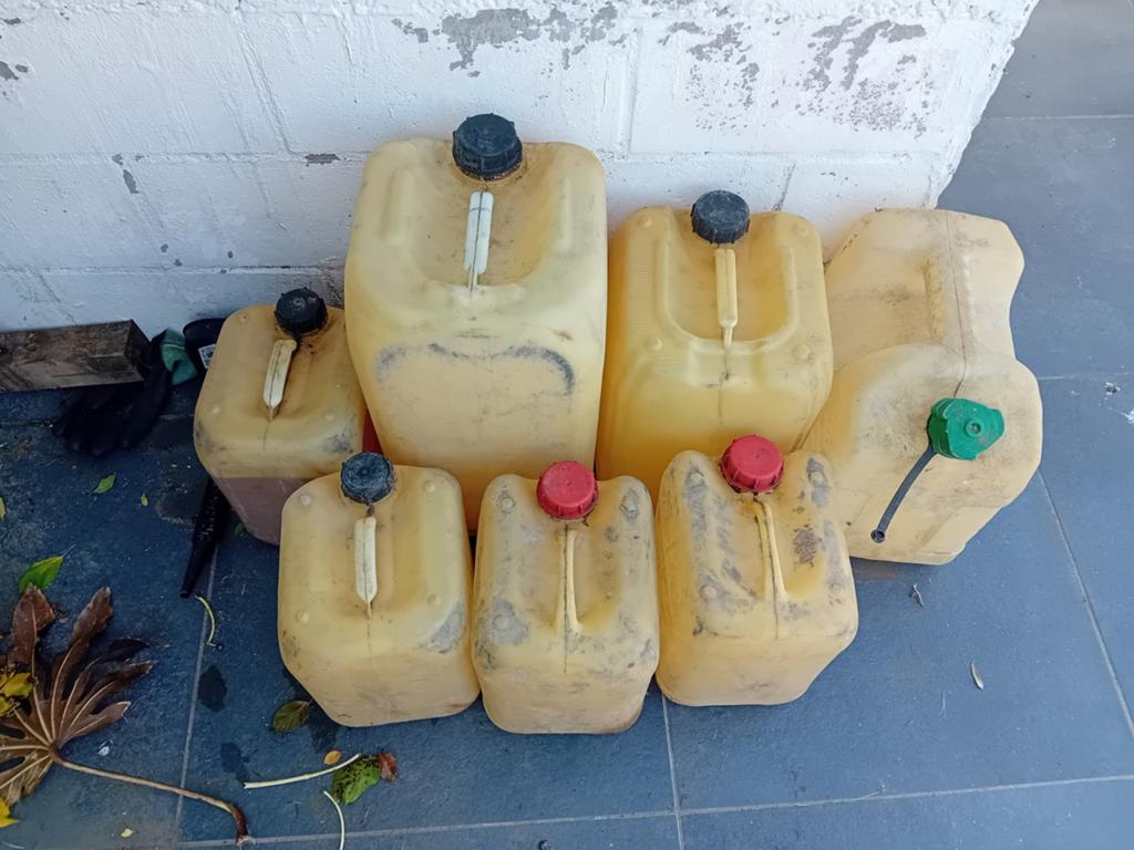 Bidons  7 stuk +10 liter rode mazut  20 € komplett, Ophalen of Verzenden