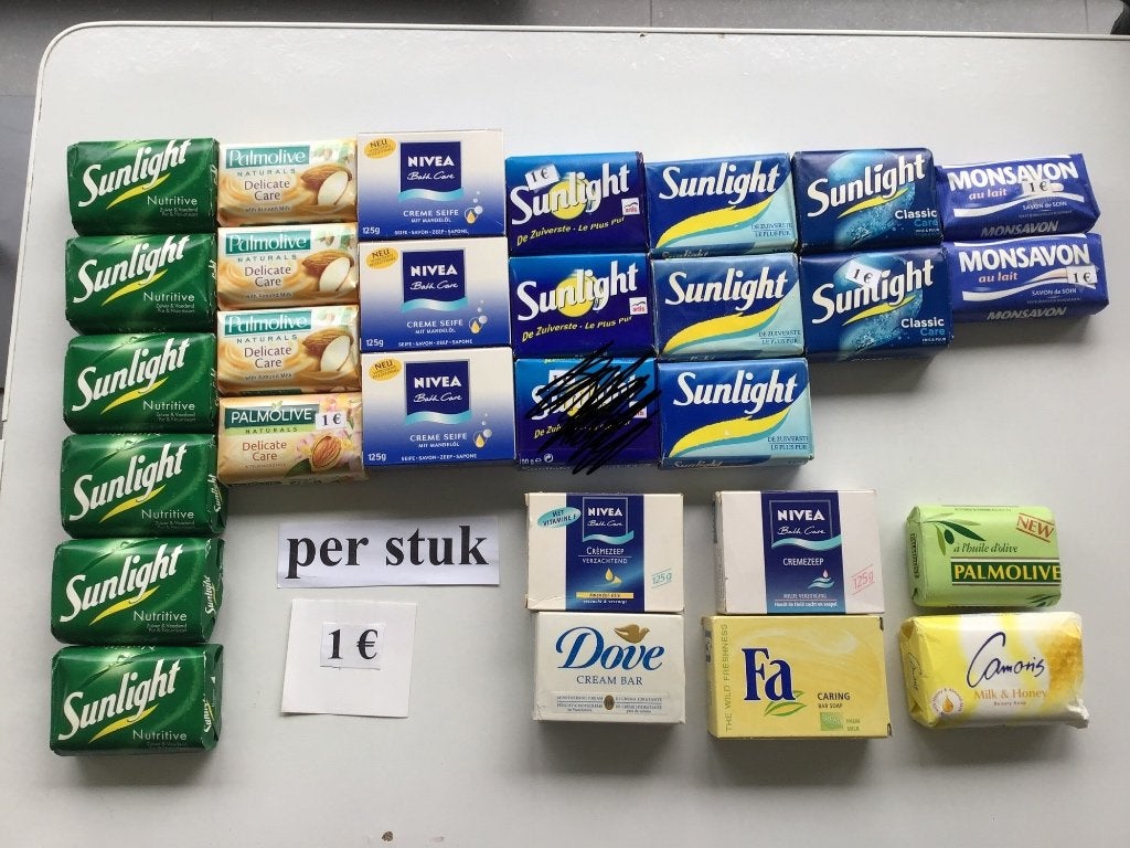 29 stukken zeep aan slechts 1 € per stuk + 8 zeepbakjes, Ophalen of Verzenden, Zo goed als nieuw