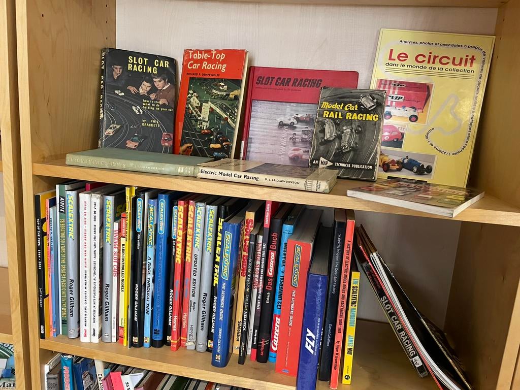 Collextion of scalextric and slot car books, Hobby & Loisirs créatifs, Enlèvement, Utilisé