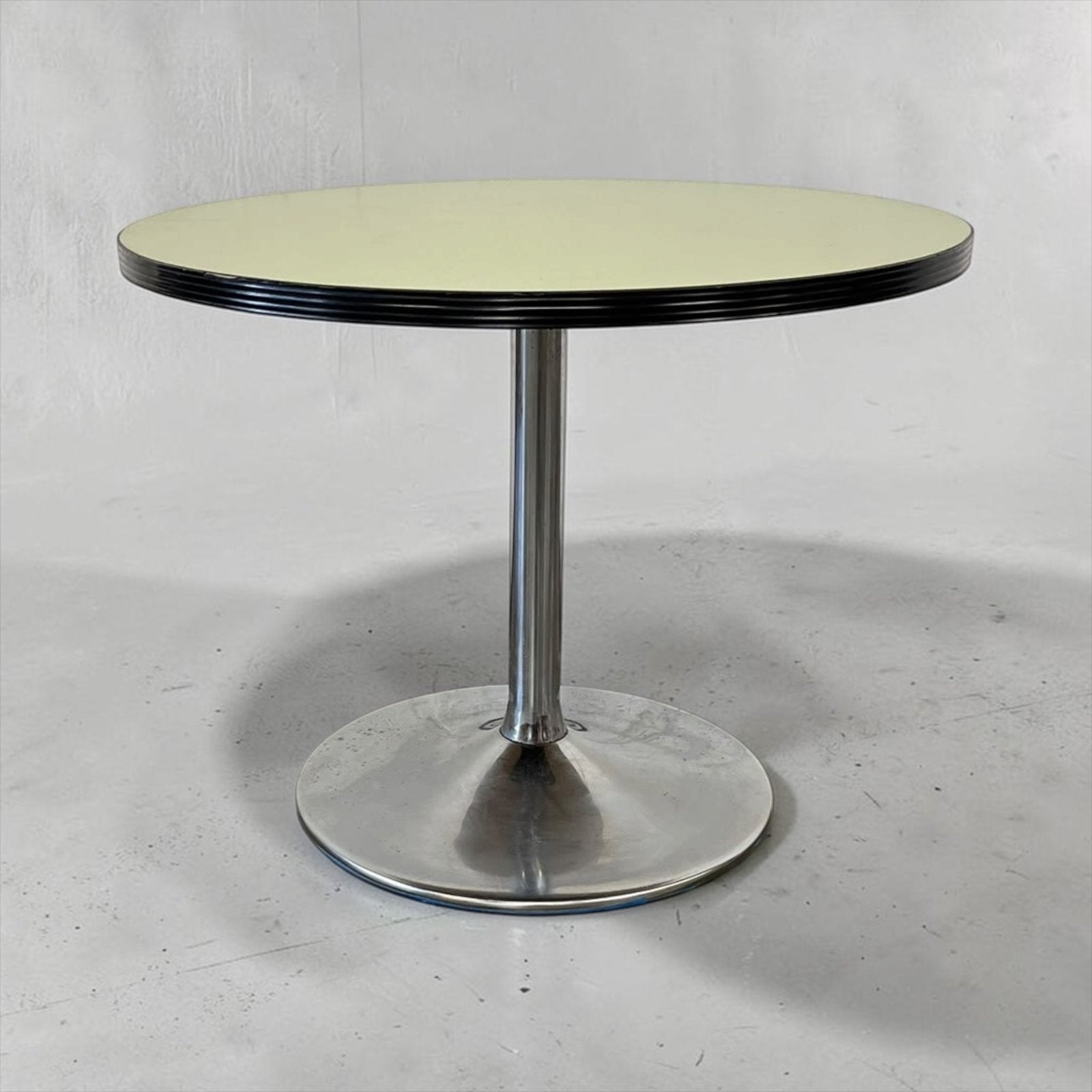 Vintage ronde muntgroene salontafel / sidetable chromen voet, Ophalen of Verzenden