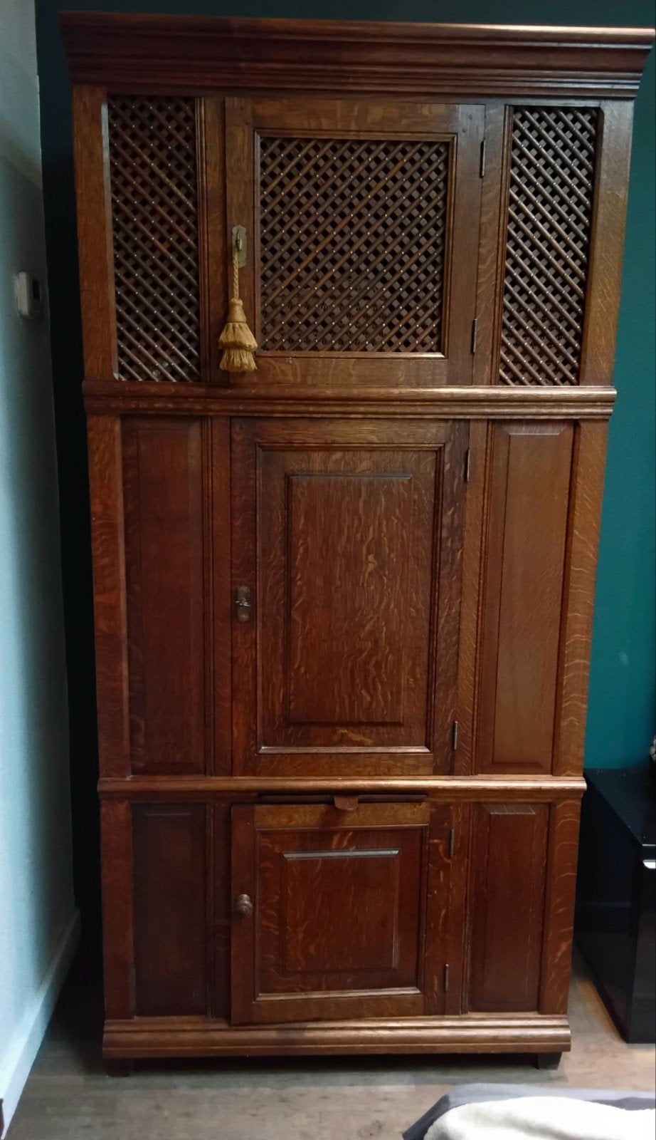 Armoire à pain en chêne béguine antique avec planche à pain, Enlèvement
