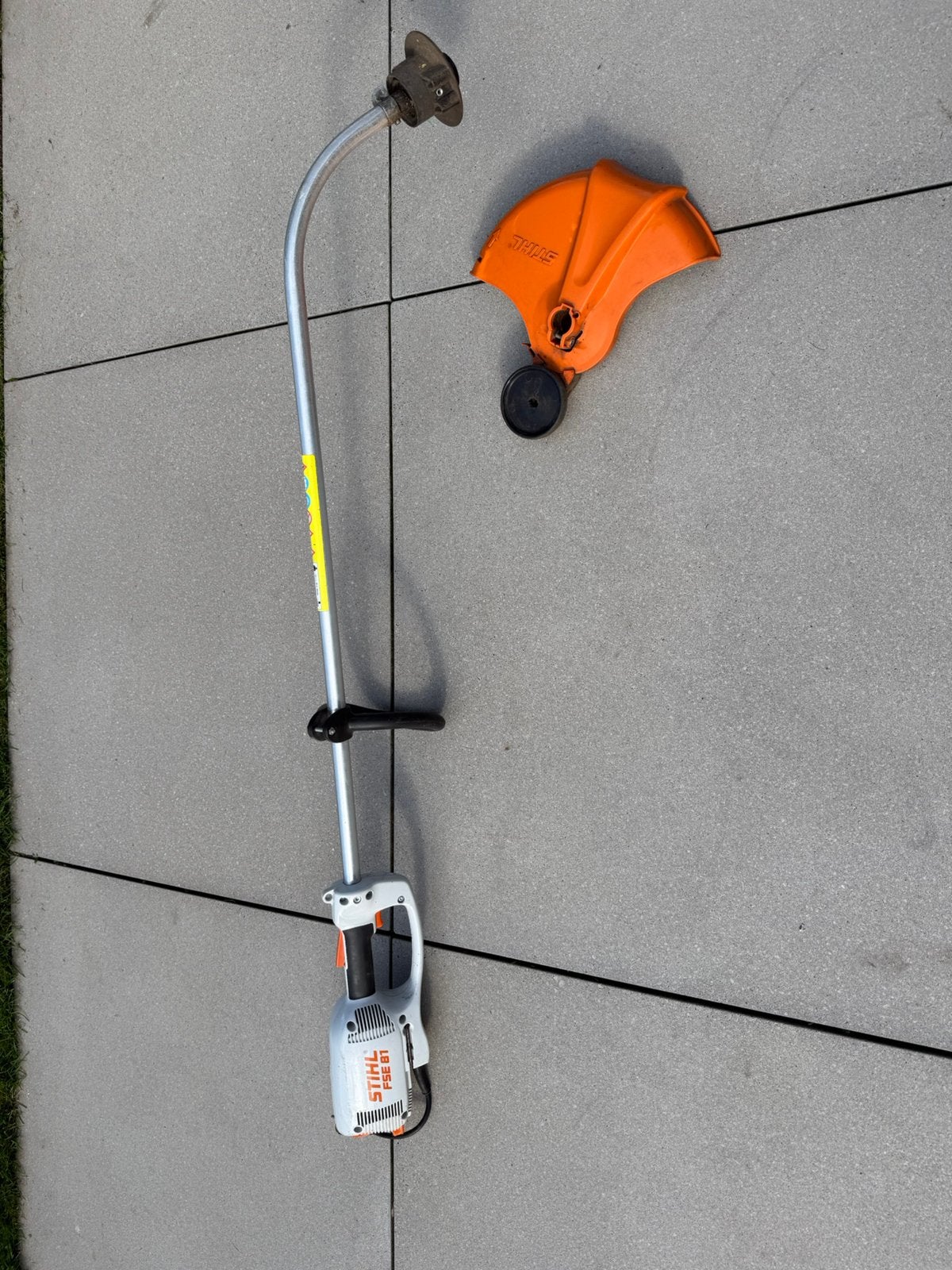 Stihl FSE 81 kantenmaaier / bosmaaier 1000W, Tuin en Terras, Ophalen, Gebruikt