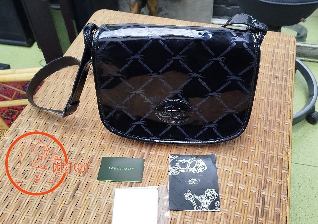 Sac bandoulière Longchamp noir verni, Autres marques, Enlèvement ou Envoi, Noir, Neuf