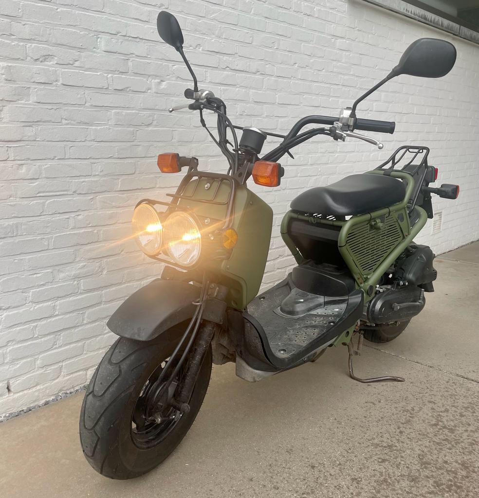 Honda Zoomer AF86 ARMY green, Vélos & Vélomoteurs, Scooters | Marques Autre, Comme neuf, Enlèvement, Classe A (25 km/h), Essence